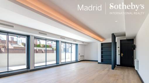 Elegant penthouse with terrace in Almagro Elegant penthouse with terrace in Almagro